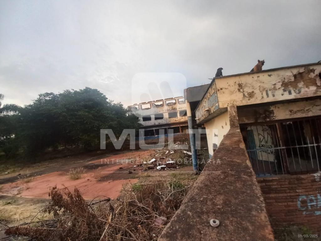 Loteamento e Condomínio à venda com 1 quarto, 1215m² - Foto 2