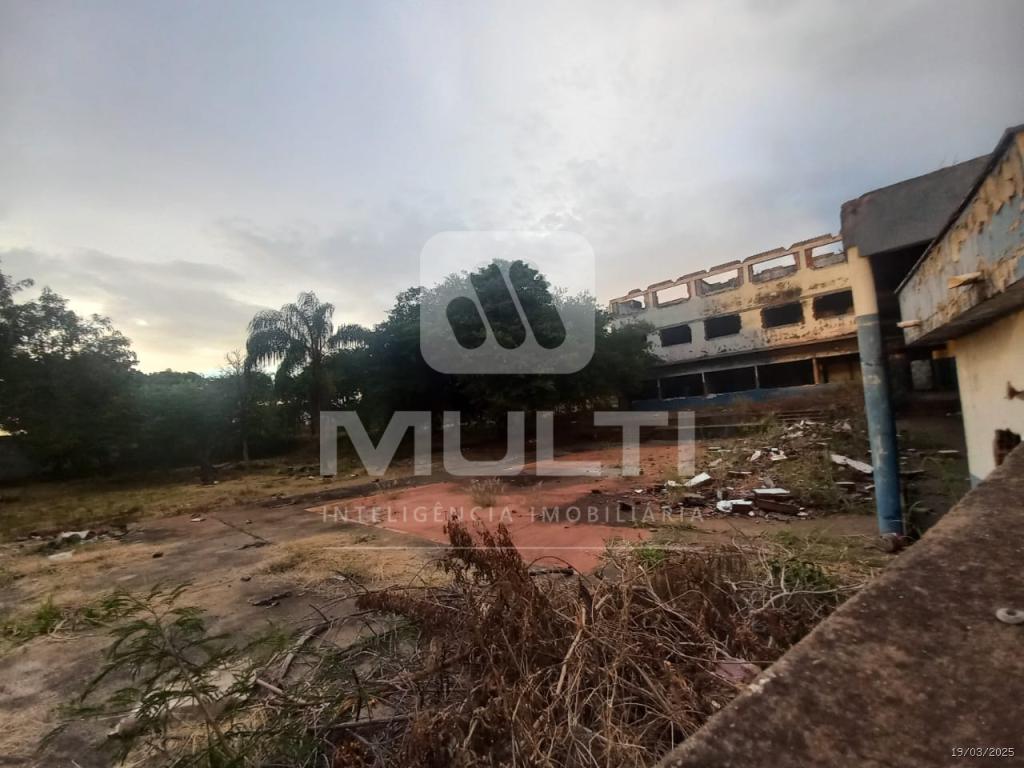 Loteamento e Condomínio à venda com 1 quarto, 1215m² - Foto 3