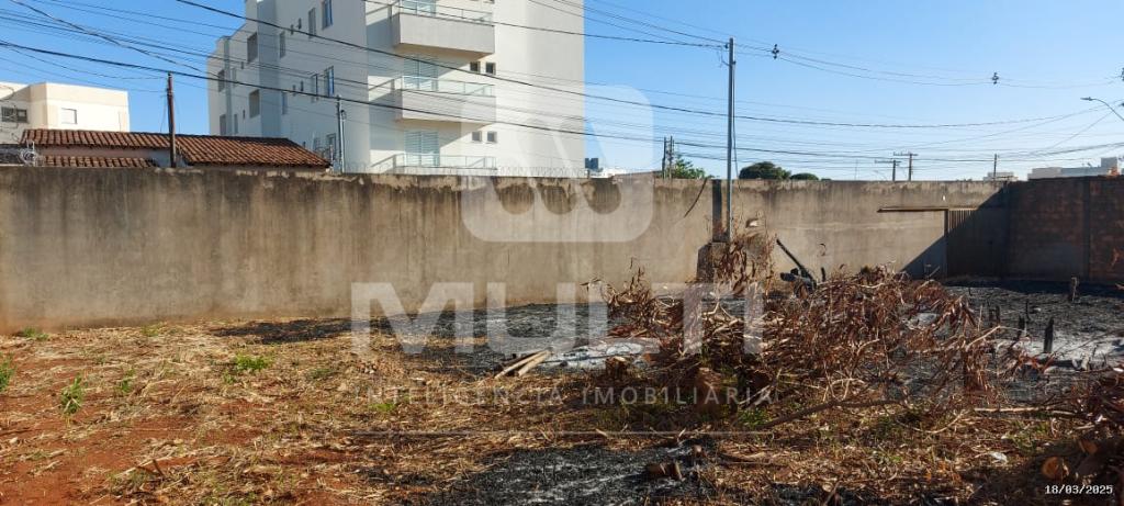Terreno à venda com 1 quarto - Foto 1