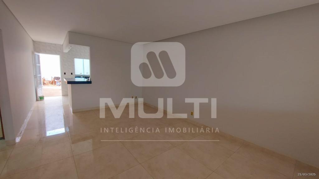 Casa à venda com 3 quartos, 135m² - Foto 1
