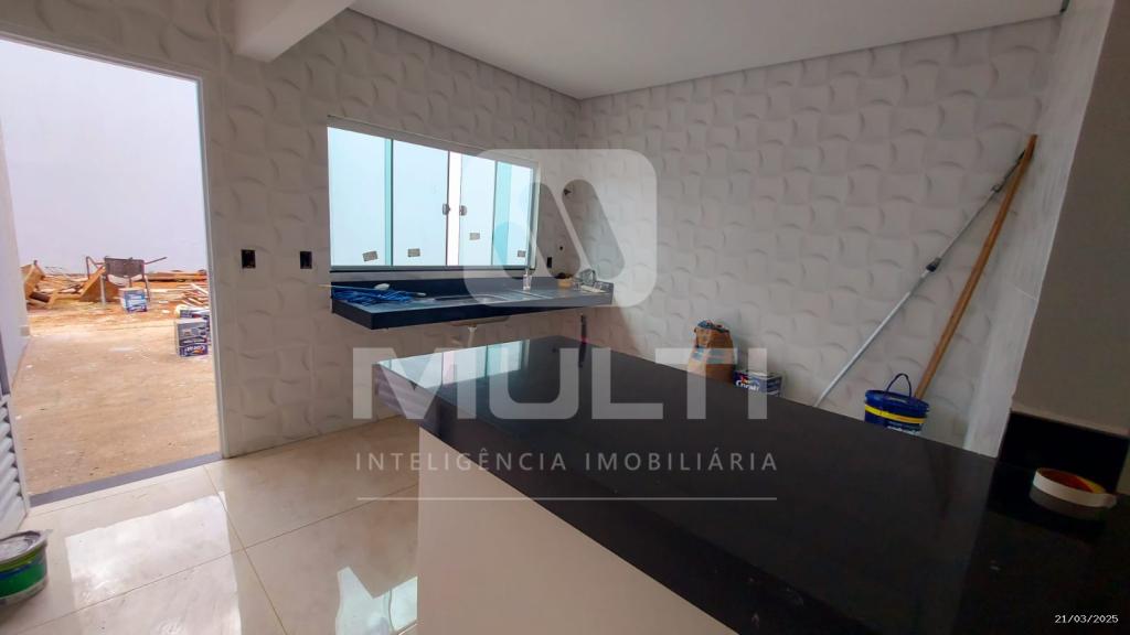 Casa à venda com 3 quartos, 135m² - Foto 2