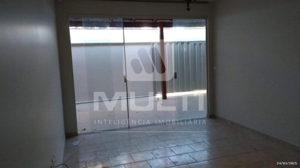 Casa, 5 quartos, 240 m² - Foto 3