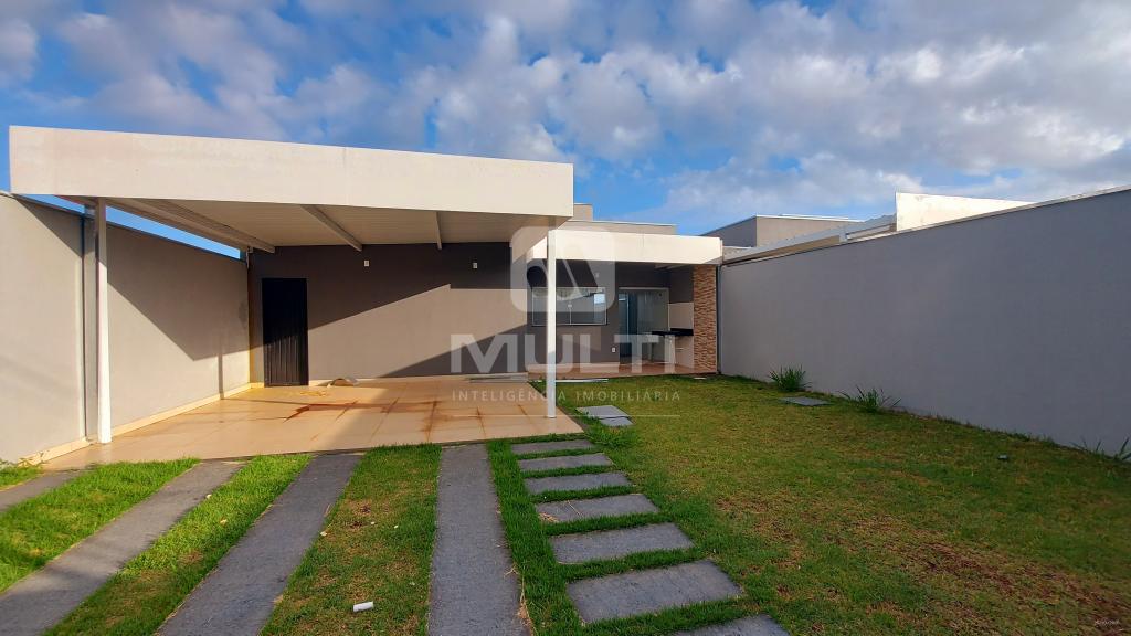 Casa à venda com 3 quartos, 107m² - Foto 1