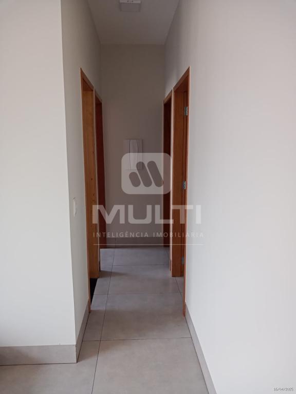 Casa à venda com 3 quartos, 75m² - Foto 4