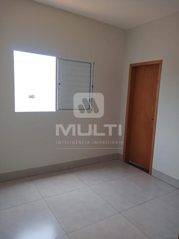Casa à venda com 3 quartos, 75m² - Foto 7