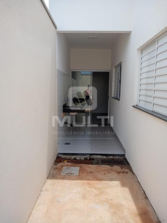 Casa à venda com 3 quartos, 75m² - Foto 9