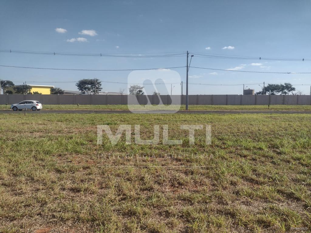 Terreno à venda com 1 quarto, 275m² - Foto 1
