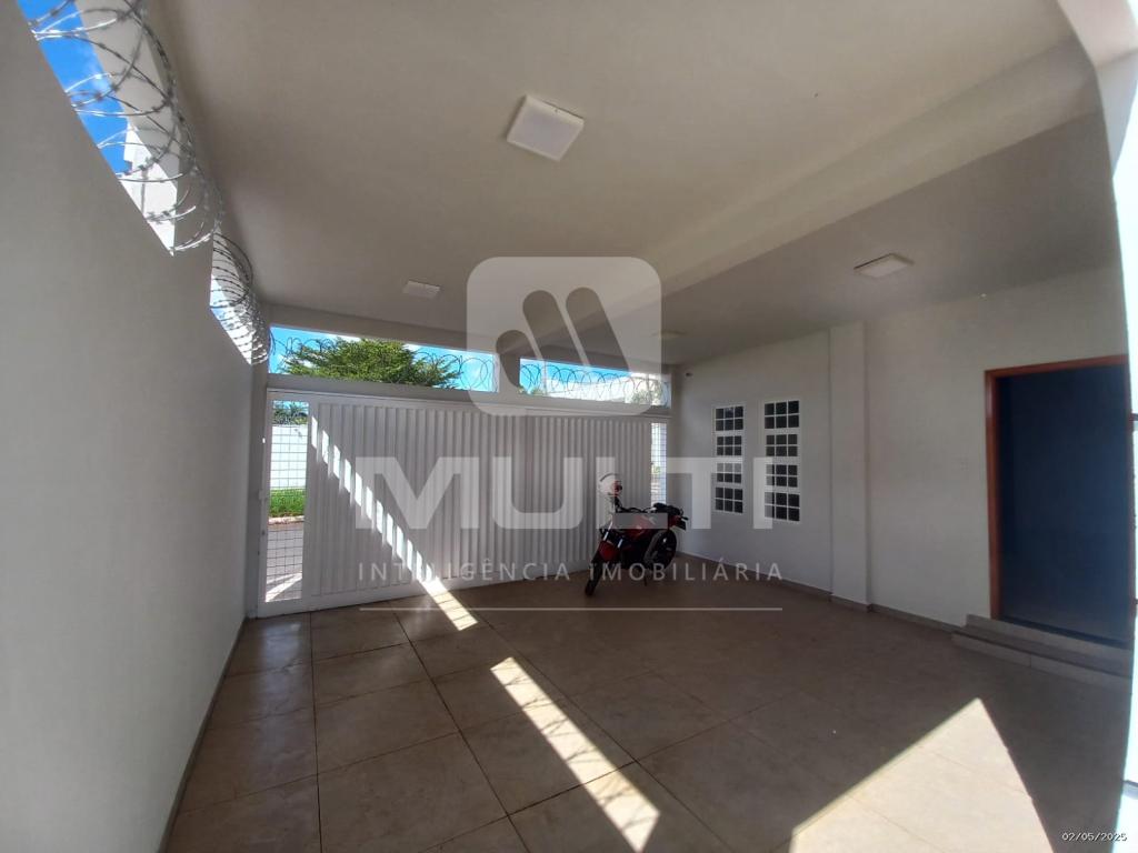 Casa à venda com 4 quartos, 236m² - Foto 3