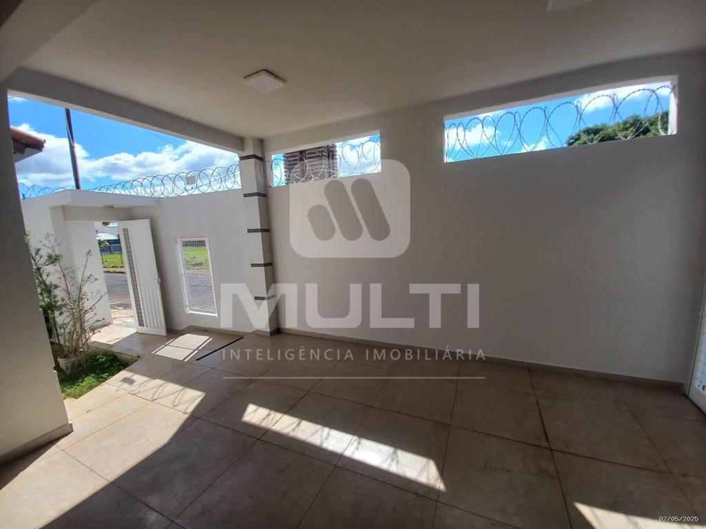 Casa à venda com 4 quartos, 236m² - Foto 4