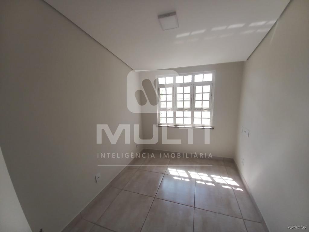 Casa à venda com 4 quartos, 236m² - Foto 14