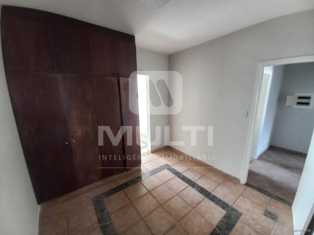 Casa à venda com 4 quartos, 236m² - Foto 20
