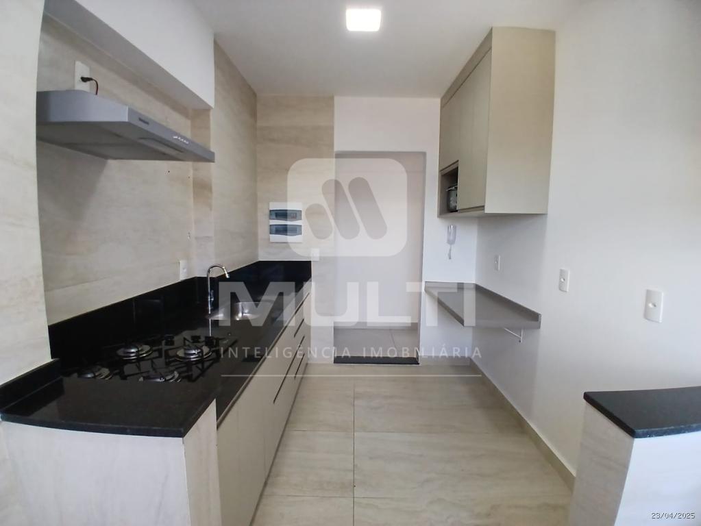 Apartamento à venda com 2 quartos, 83m² - Foto 2