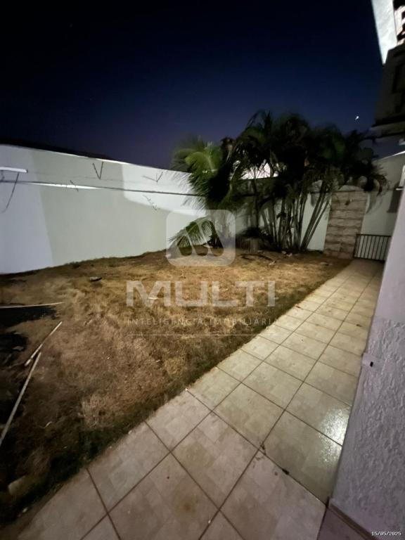 Casa à venda com 3 quartos, 170m² - Foto 14