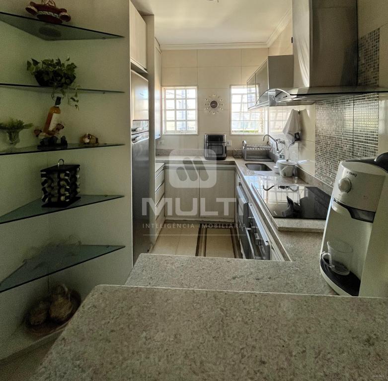 Casa, 7 quartos, 730 m² - Foto 3