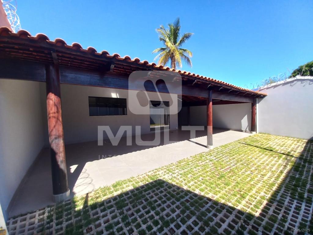 Casa à venda com 4 quartos, 250m² - Foto 1