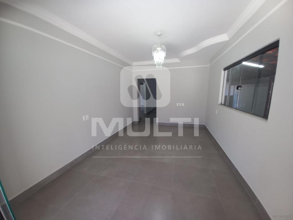 Casa à venda com 4 quartos, 250m² - Foto 4
