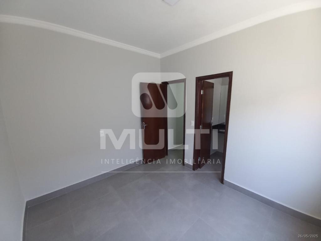 Casa à venda com 4 quartos, 250m² - Foto 13