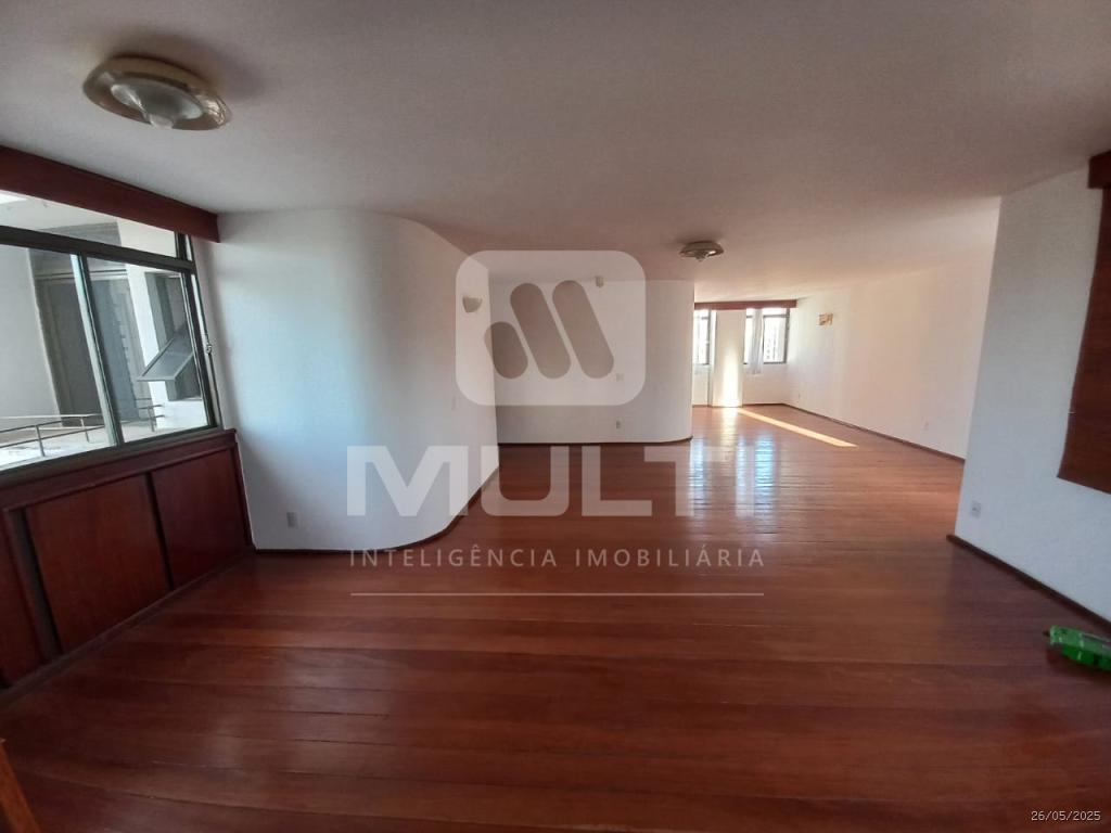 Apartamento à venda com 3 quartos, 166m² - Foto 1