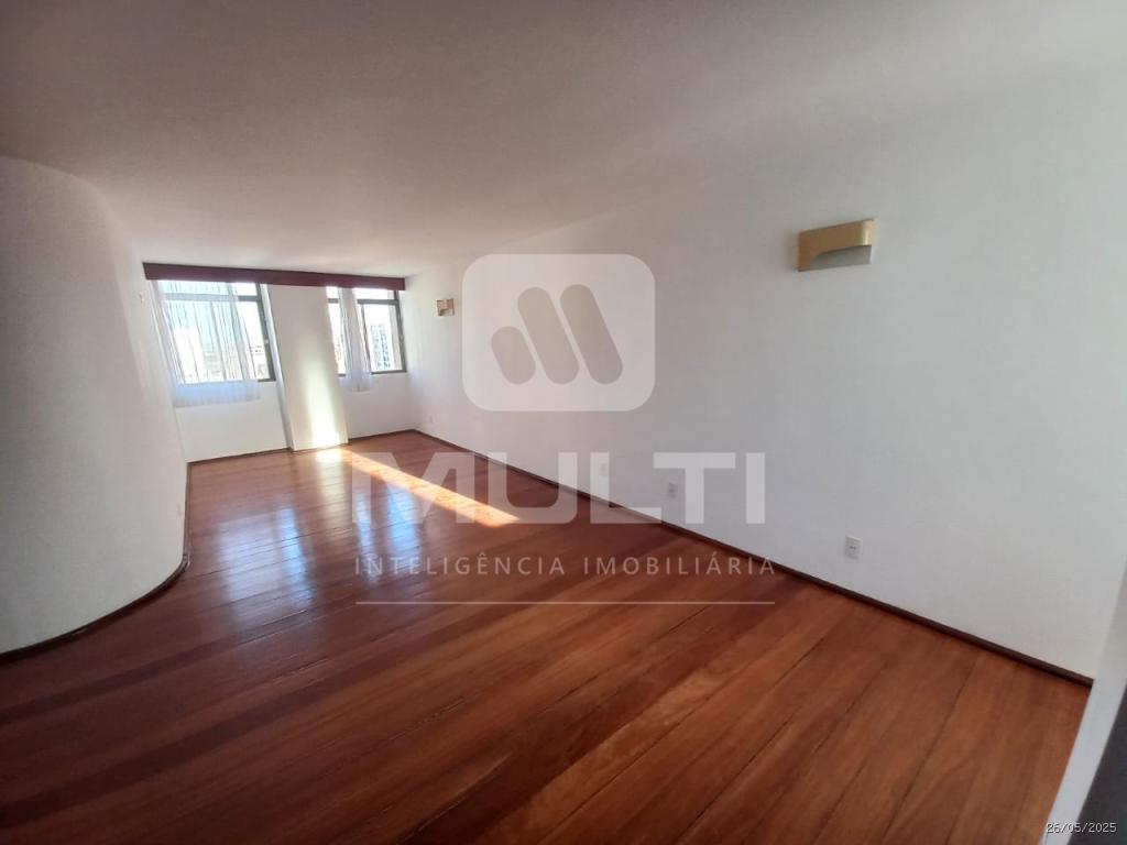 Apartamento à venda com 3 quartos, 166m² - Foto 3