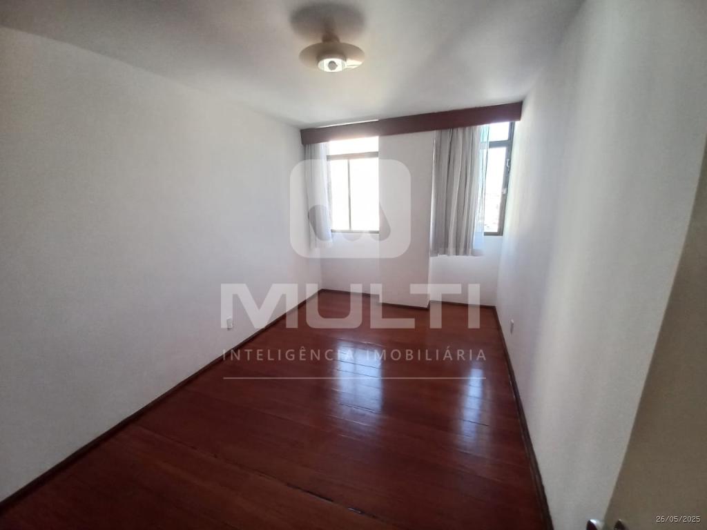 Apartamento à venda com 3 quartos, 166m² - Foto 5