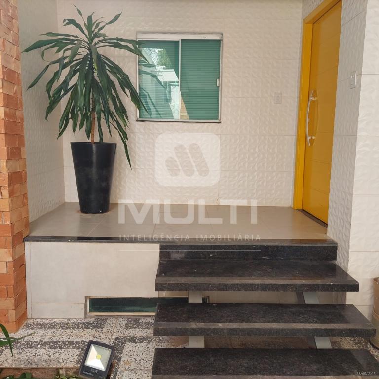 Casa, 5 quartos, 200 m² - Foto 1