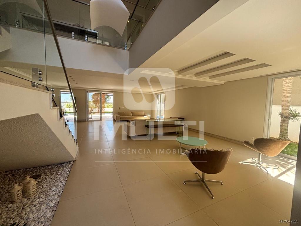 Casa de Condomínio à venda com 4 quartos, 425m² - Foto 2