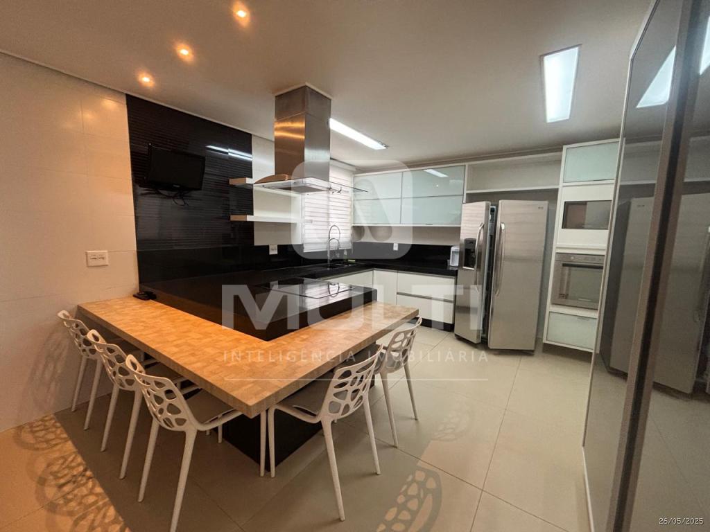 Casa de Condomínio à venda com 4 quartos, 425m² - Foto 11