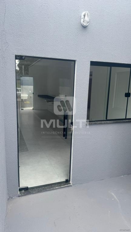 Casa à venda com 2 quartos, 58m² - Foto 1