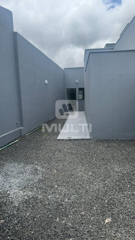 Casa à venda com 2 quartos, 58m² - Foto 2