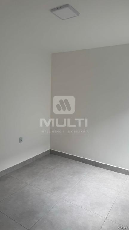 Casa à venda com 2 quartos, 58m² - Foto 4