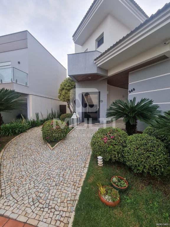 Casa à venda com 5 quartos, 297m² - Foto 1