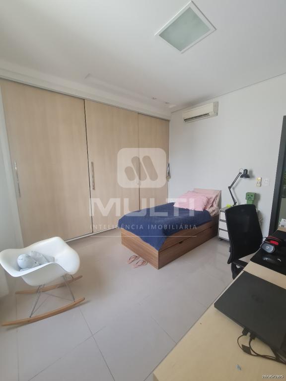 Casa à venda com 5 quartos, 297m² - Foto 11