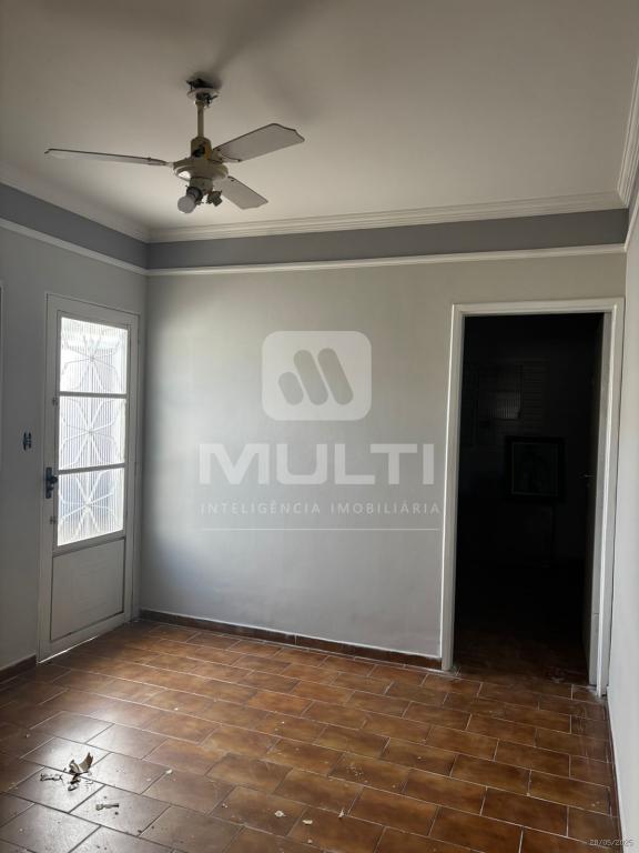 Casa, 3 quartos, 245 m² - Foto 1