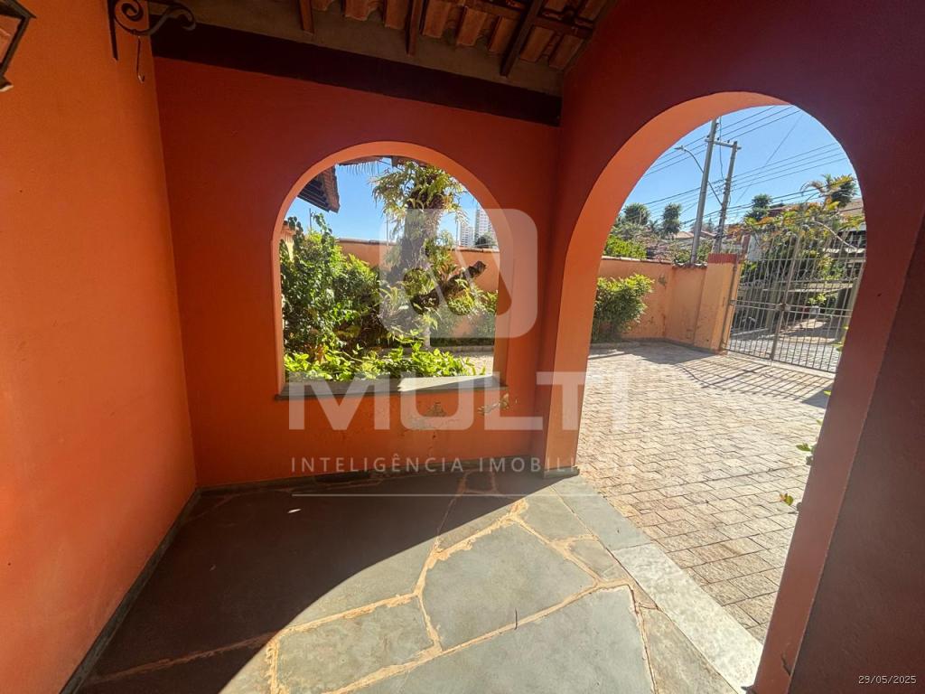 Casa à venda com 3 quartos, 351m² - Foto 3