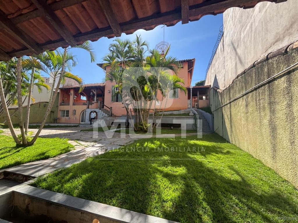 Casa à venda com 3 quartos, 351m² - Foto 4