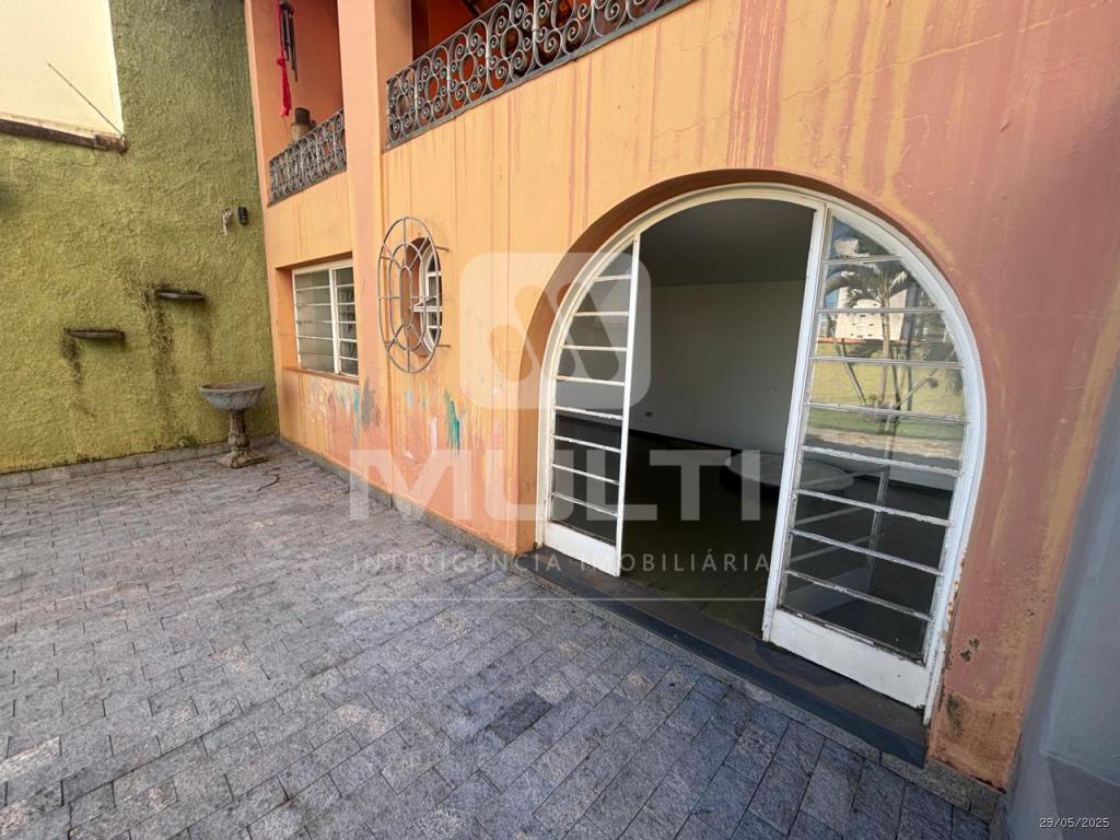 Casa à venda com 3 quartos, 351m² - Foto 6