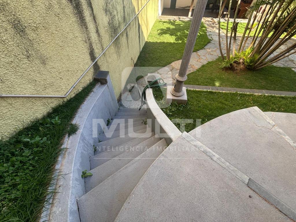 Casa à venda com 3 quartos, 351m² - Foto 12