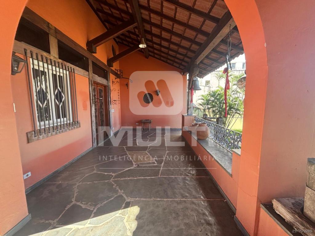 Casa à venda com 3 quartos, 351m² - Foto 15