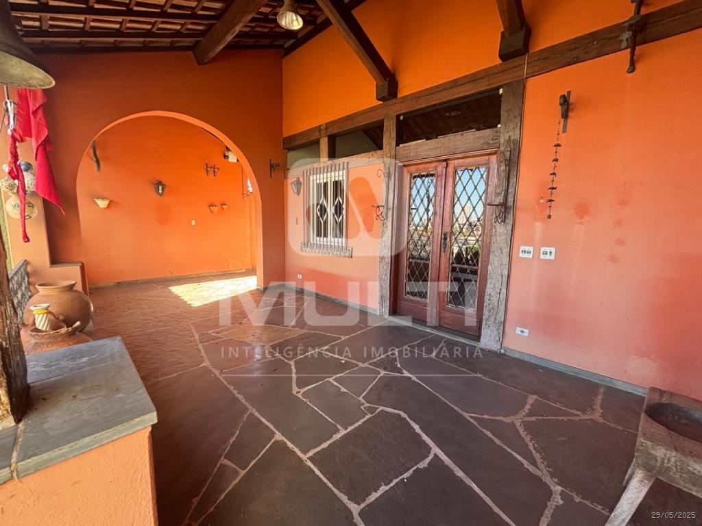 Casa à venda com 3 quartos, 351m² - Foto 17