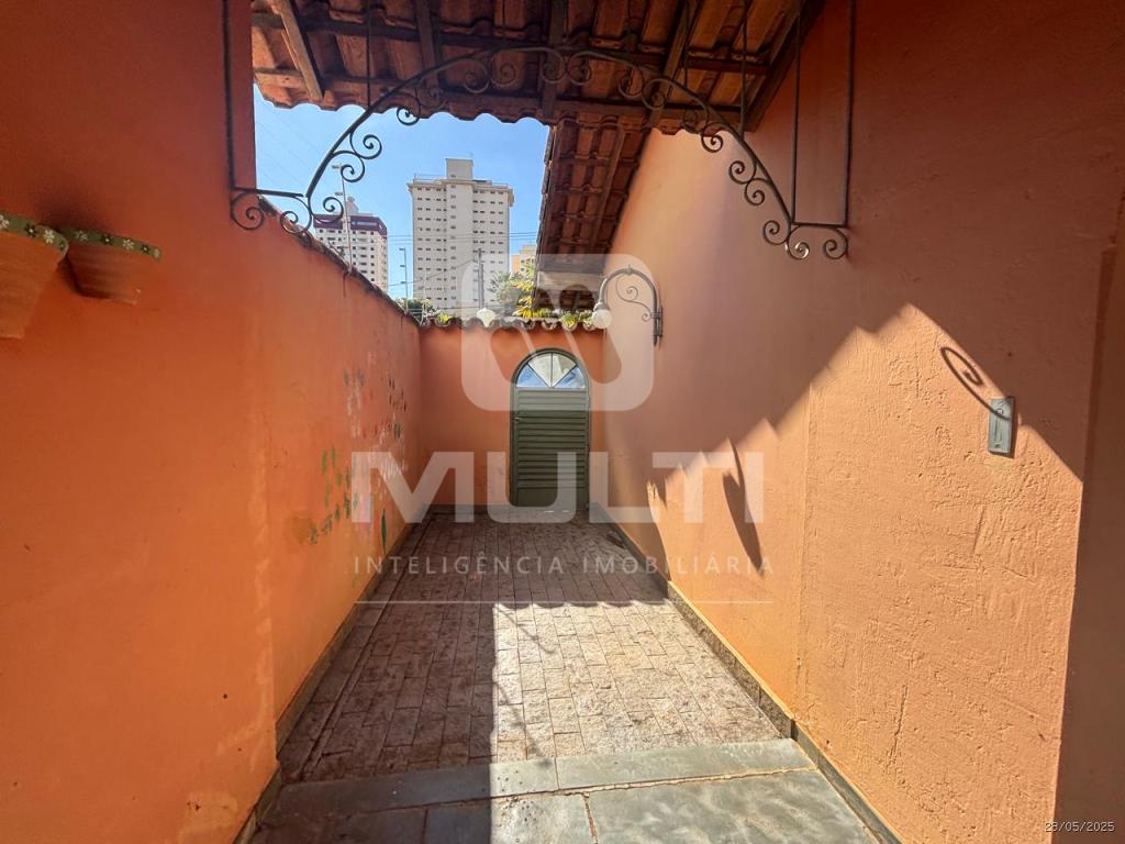 Casa à venda com 3 quartos, 351m² - Foto 18