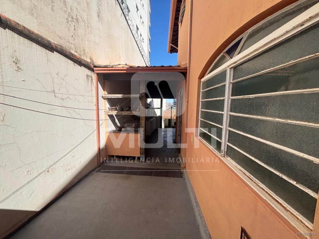 Casa à venda com 3 quartos, 351m² - Foto 19