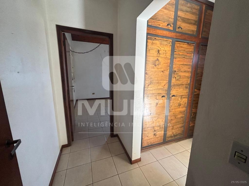 Casa à venda com 3 quartos, 351m² - Foto 37