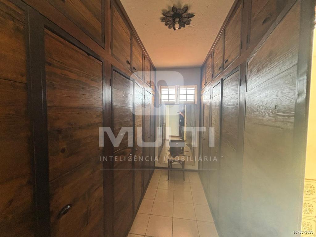 Casa à venda com 3 quartos, 351m² - Foto 43