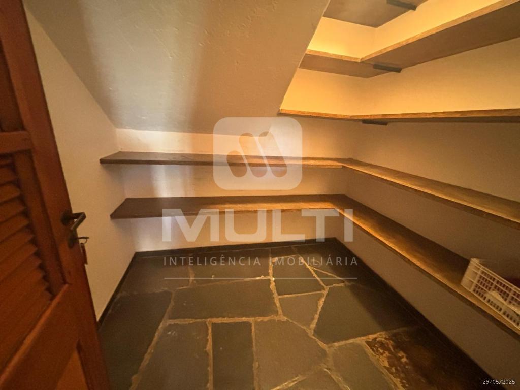 Casa à venda com 3 quartos, 351m² - Foto 45