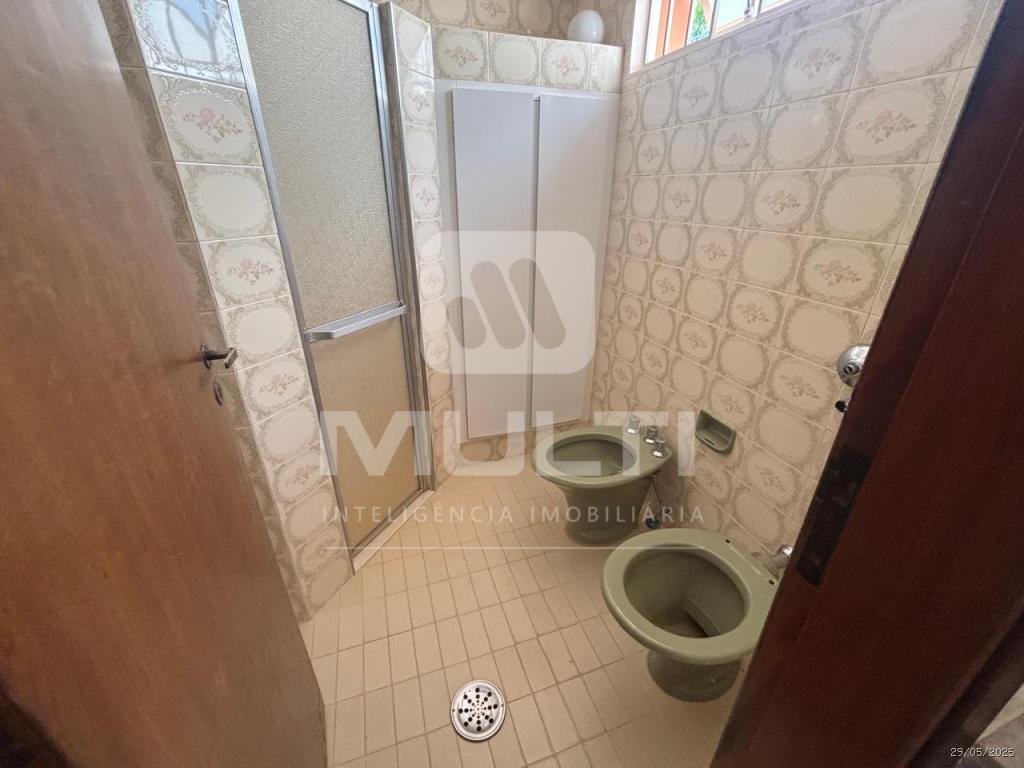 Casa à venda com 3 quartos, 351m² - Foto 47