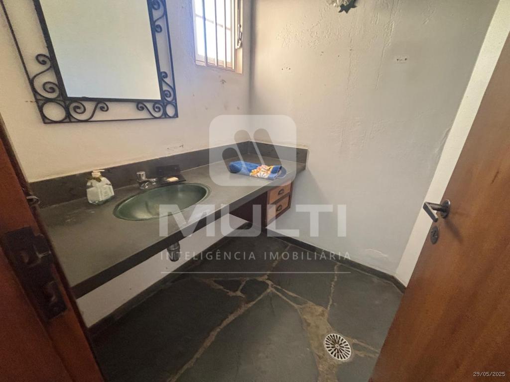 Casa à venda com 3 quartos, 351m² - Foto 52