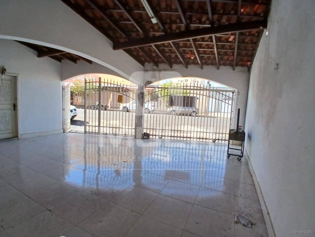 Casa, 3 quartos, 221 m² - Foto 1
