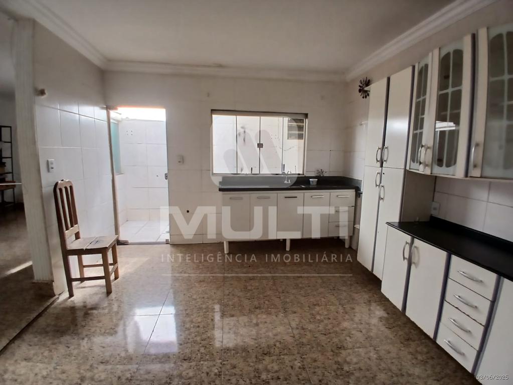 Casa, 3 quartos, 221 m² - Foto 14