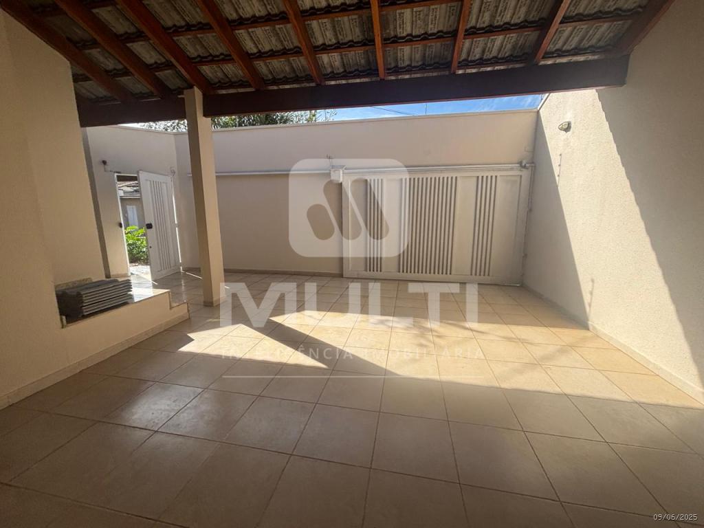 Casa à venda com 3 quartos, 200m² - Foto 3