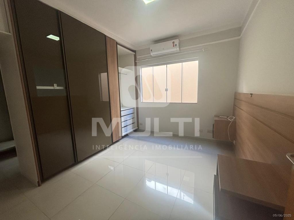 Casa à venda com 3 quartos, 200m² - Foto 14